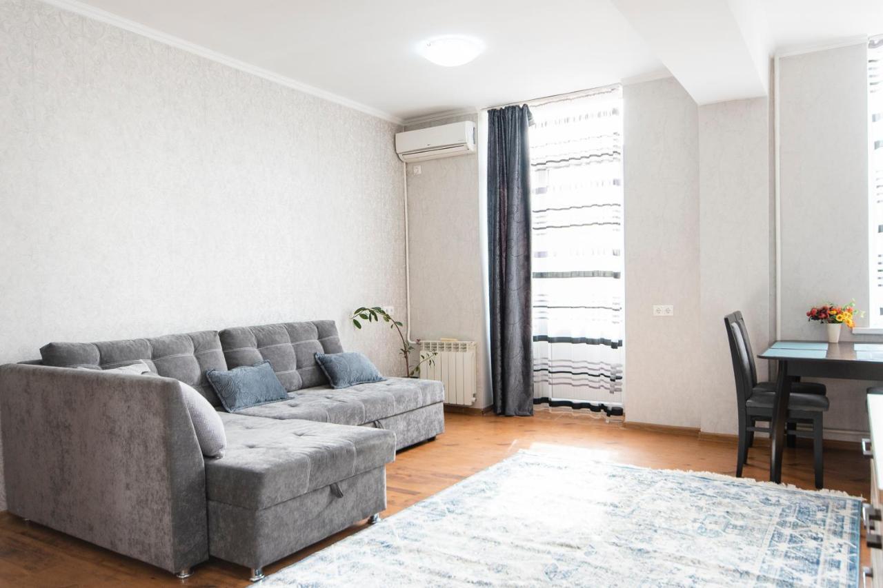 Comfortable Apartment In The Golden Square. Almaty Exterior photo